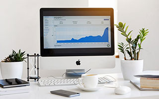 比利亚雷亚尔复古球衣首秀，情怀与商业双赢