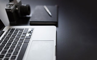 比利亚雷亚尔复古球衣首秀，情怀与商业双赢