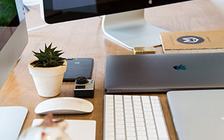 比利亚雷亚尔复古球衣首秀，情怀与商业双赢